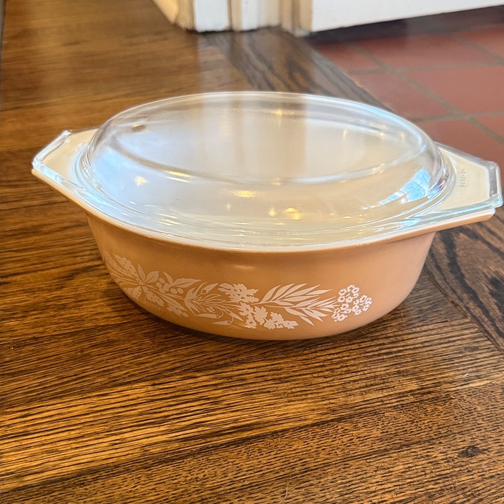 Pyrex Spices 043 Brown 1.5 Quart Casserole Dish with Lid